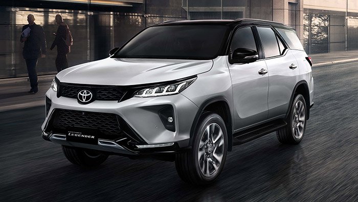 Toyota-Fortuner-1